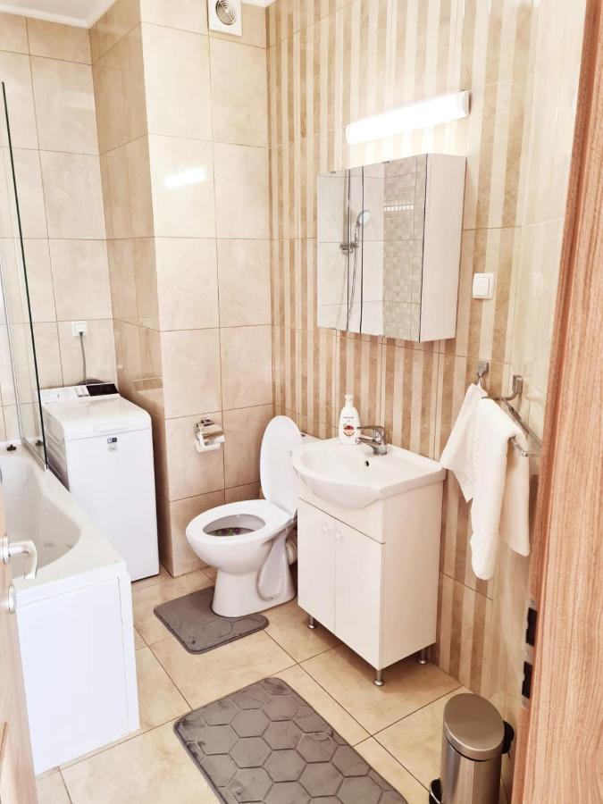 Ideal Apartments Oradea Luaran gambar