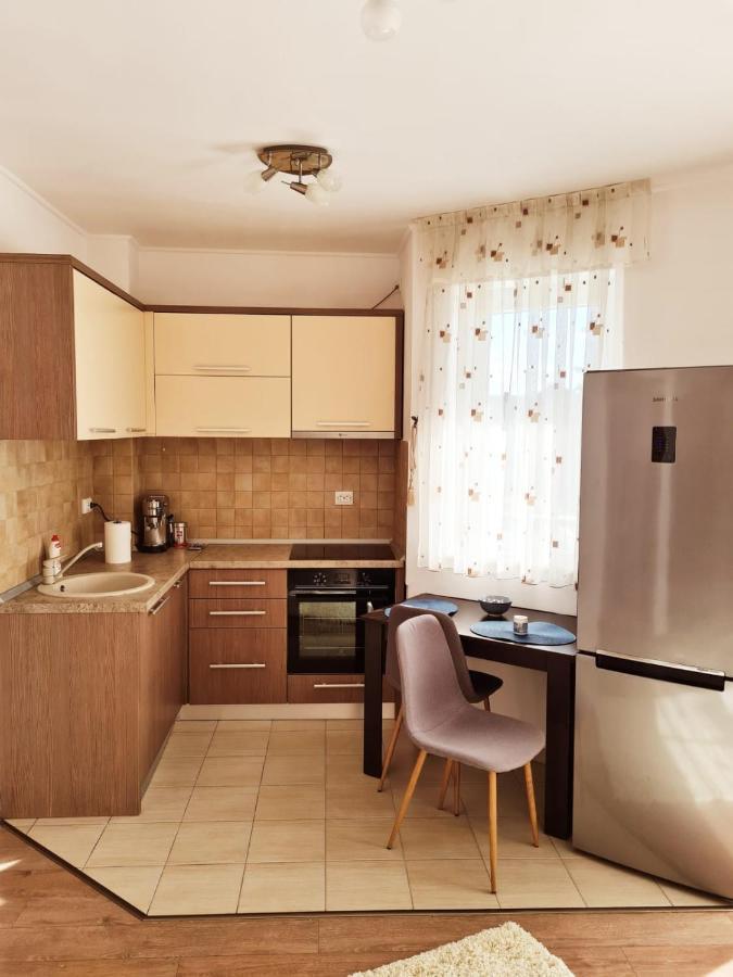 Ideal Apartments Oradea Luaran gambar